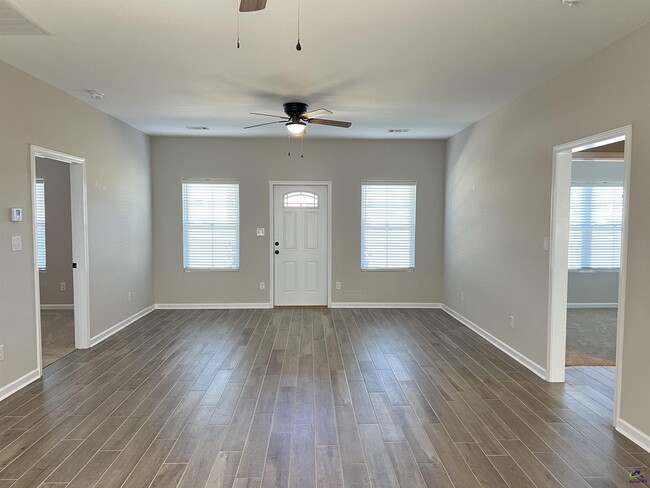 Building Photo - 99 Azalea Ave