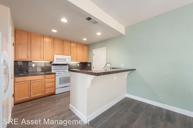 Building Photo - 3 br, 2.5 bath House - 72 Cannery Cir