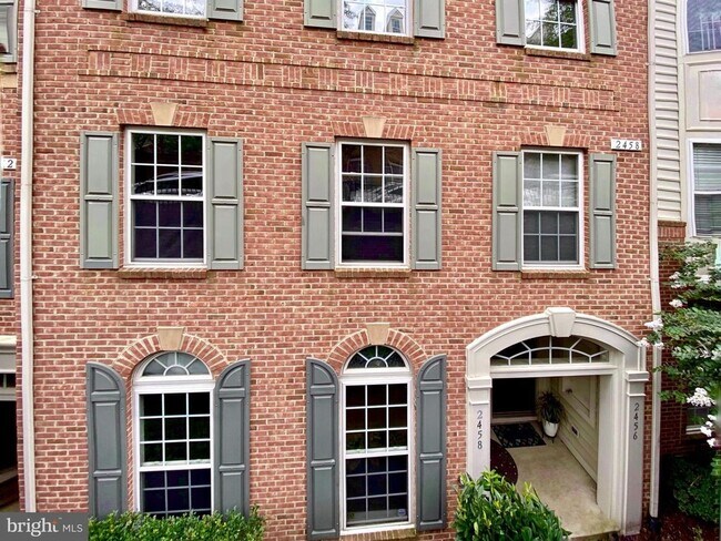 Foto del edificio - POTOMAC CLUB - SECONDS TO STONEBRIDGE