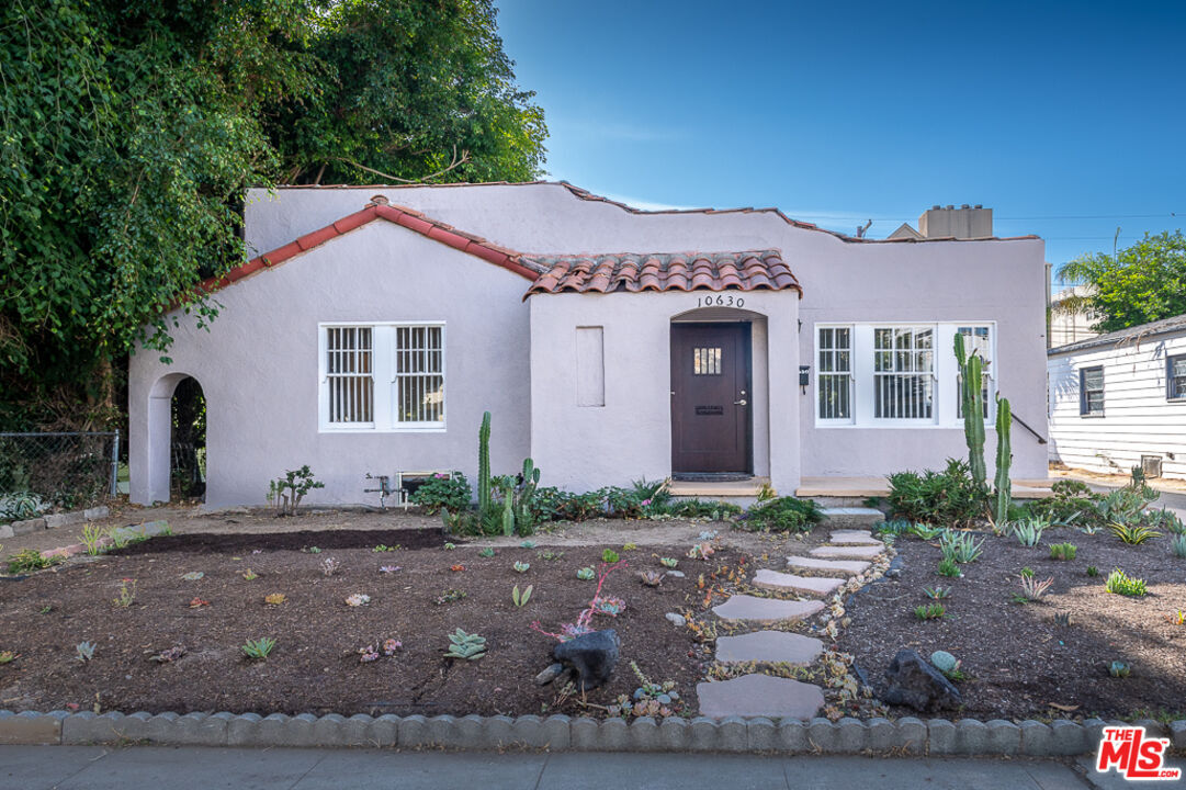 Foto principal - 10630 Bloomfield St