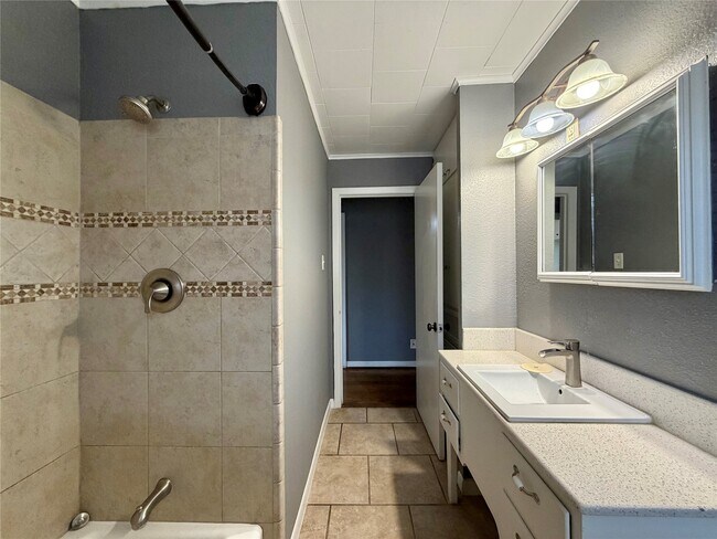 Foto del edificio - 118 Poinsettia St