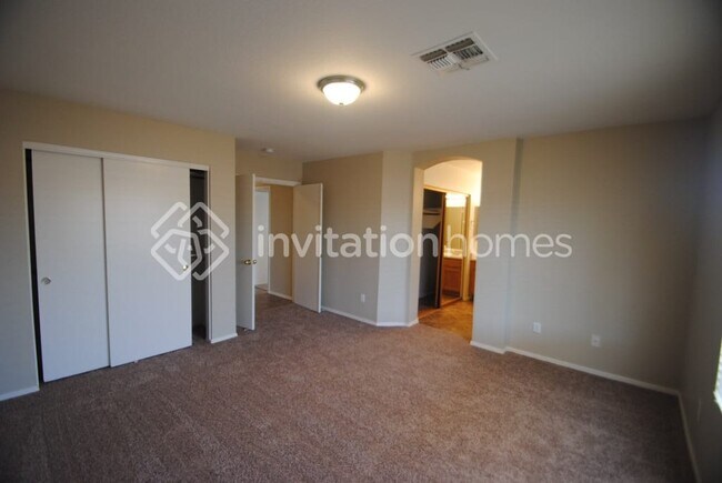 Building Photo - 8703 N 112th Ave