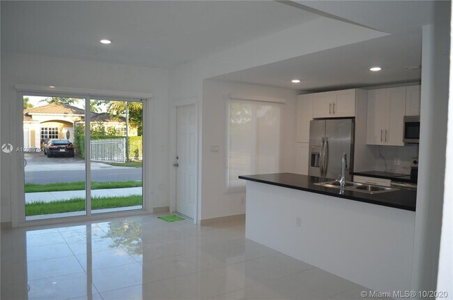 Building Photo - 25849 SW 139th Ave