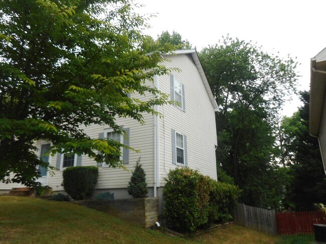 Building Photo - 504 Lighthouse Ct