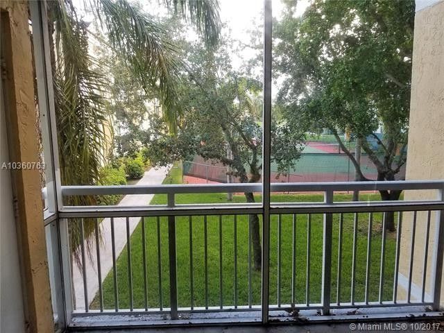 Foto del edificio - 8540 SW 212th St