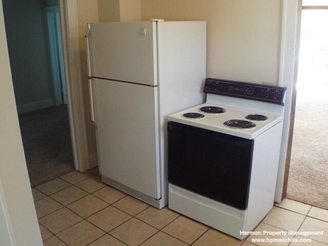 Foto del edificio - 3 Bed 1 Bath Home Near Riverside & 2nd St ...