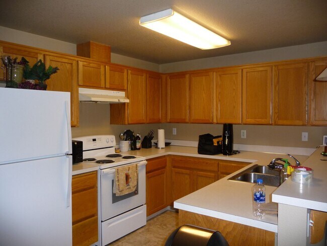Foto del edificio - 705 Yellow Bird Ln NE