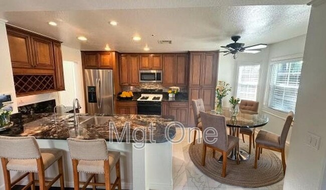 Foto del edificio - 13723 Berkeley Ct