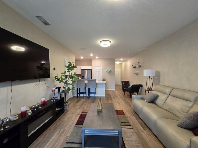 Building Photo - 1/2 Off November Rent- The Meadows off Mer...