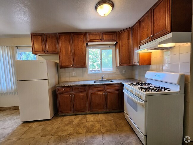 Building Photo - 455 Central Ct