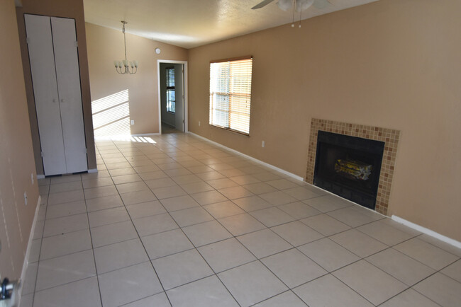 Building Photo - 2 Bed/2 Bath, 2nd floor unit in Northlake ...