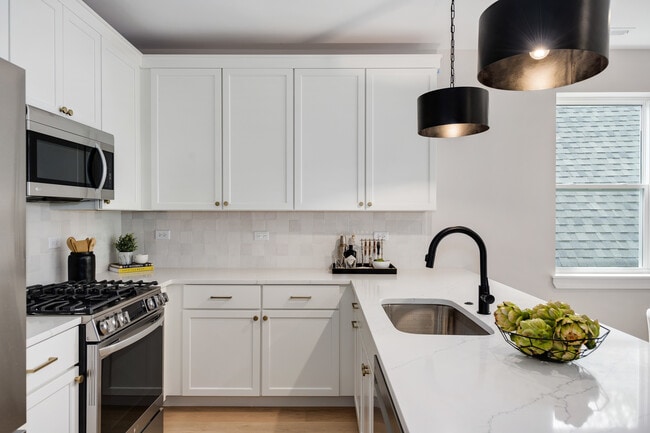 Foto del edificio - 1631 N Lawndale Ave