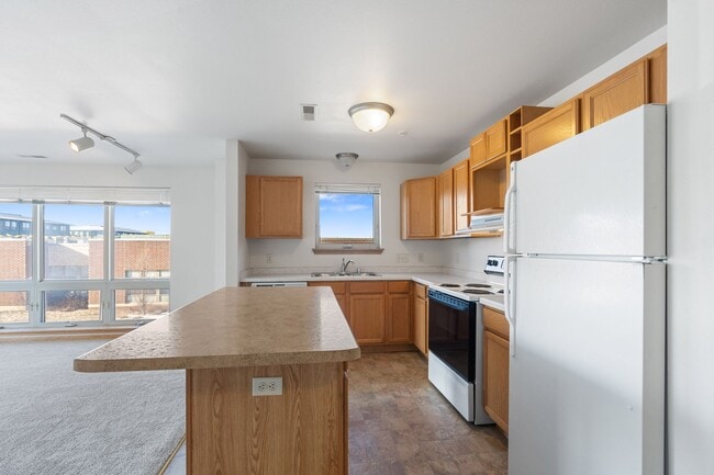 Building Photo - Six Points Apartments