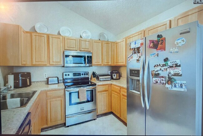 Foto del edificio - 120 Whixley Ln