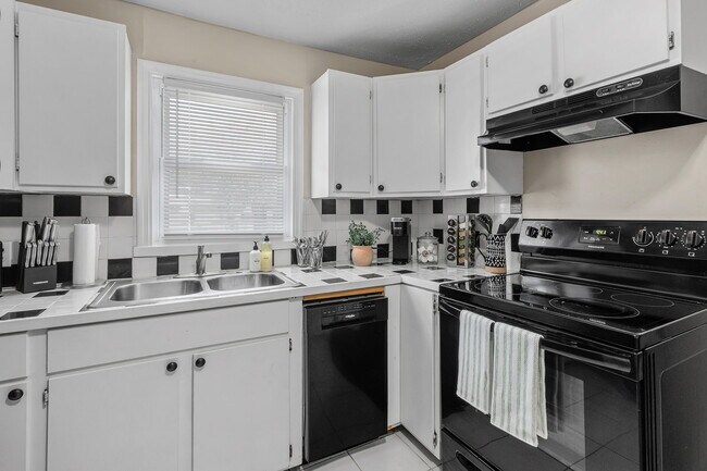 Foto del edificio - 706 Cross St NW