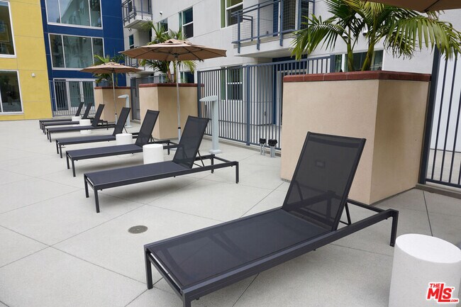 Building Photo - 10568 Promenade Gtwy