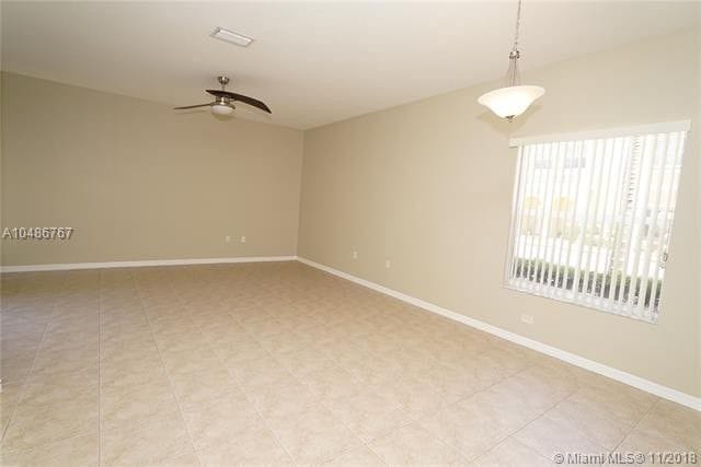Building Photo - 4900 SW 140th Terrace