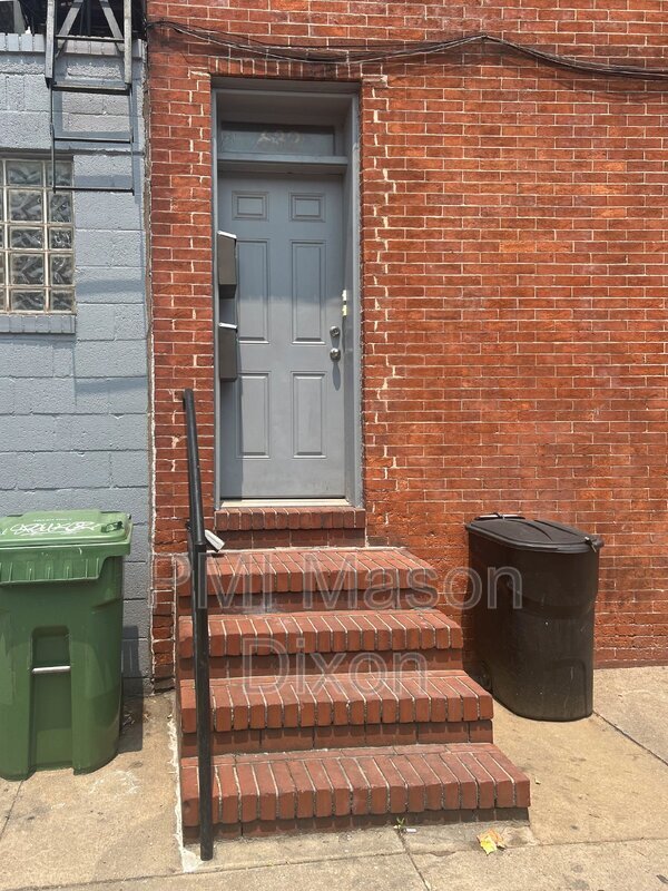 Foto principal - 632 S Broadway