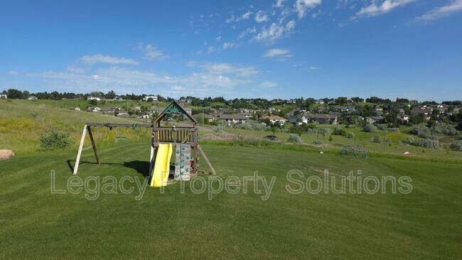Foto del edificio - 1213 Round Top Rd