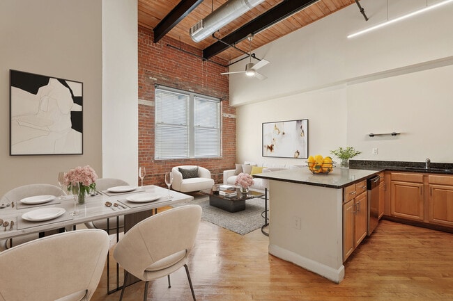 Building Photo - South Bank