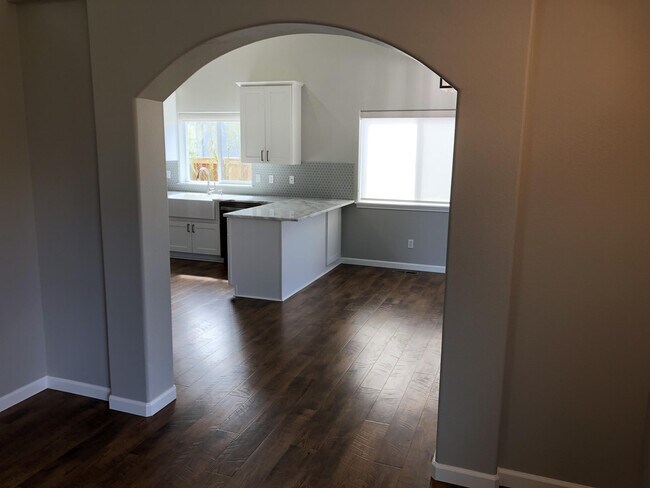 Building Photo - 5000 Caribou Ct SW