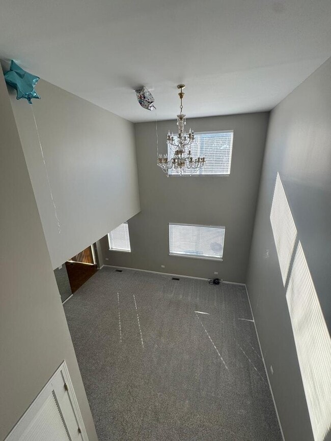 Building Photo - 689 E Whispering Oaks Ct