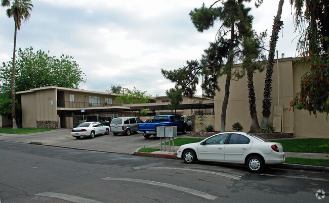 Building Photo - 240 N Calaveras St