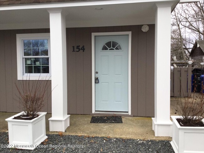 Building Photo - 154 Vansant Ave