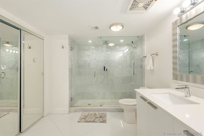 Foto del edificio - 16699 Collins Ave