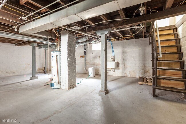 Foto del edificio - 2 br, 1 bath House - 633 Parkway Drive