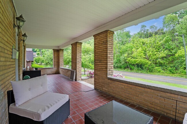 Foto del edificio - 1328 Enslow Blvd