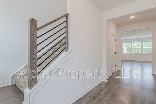 Building Photo - 1226 Westgate Vlg Dr