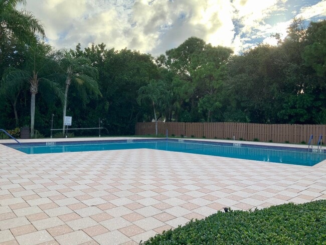 Foto del edificio - 3100 Millwood Terrace