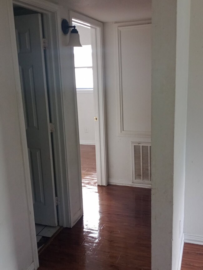 Foto del edificio - 14411 Pine St