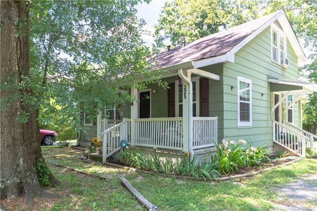 Building Photo - 223 Addington Dr