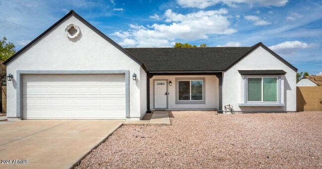 Building Photo - 1538 E Dava Dr
