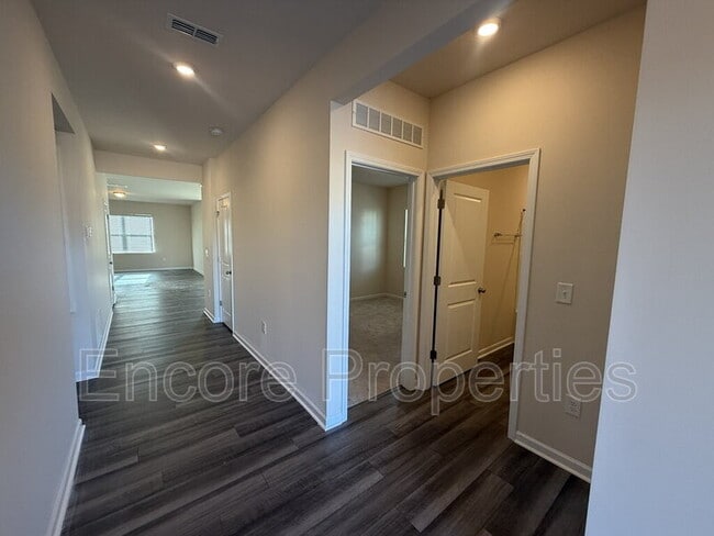 Foto del edificio - 3408 Ivory Blossom Ln