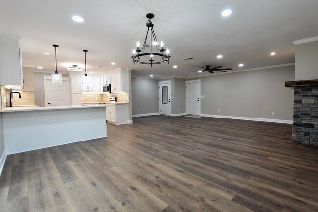 Foto del edificio - 4052 Randi Rd