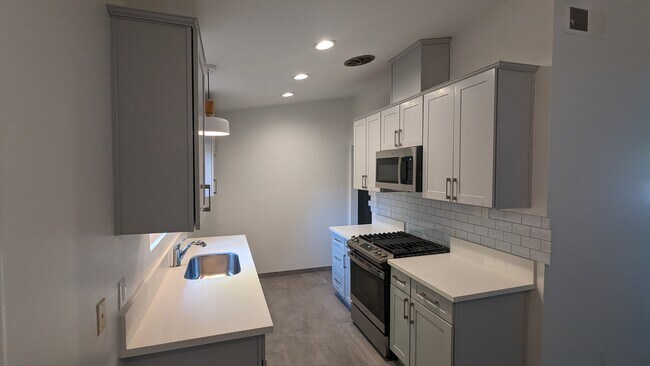 Foto del edificio - 535 W Tulare Ave