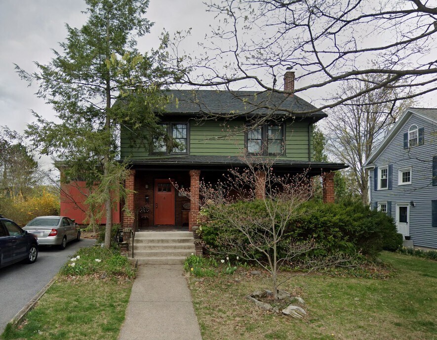 Primary Photo - 723 W Foster Ave