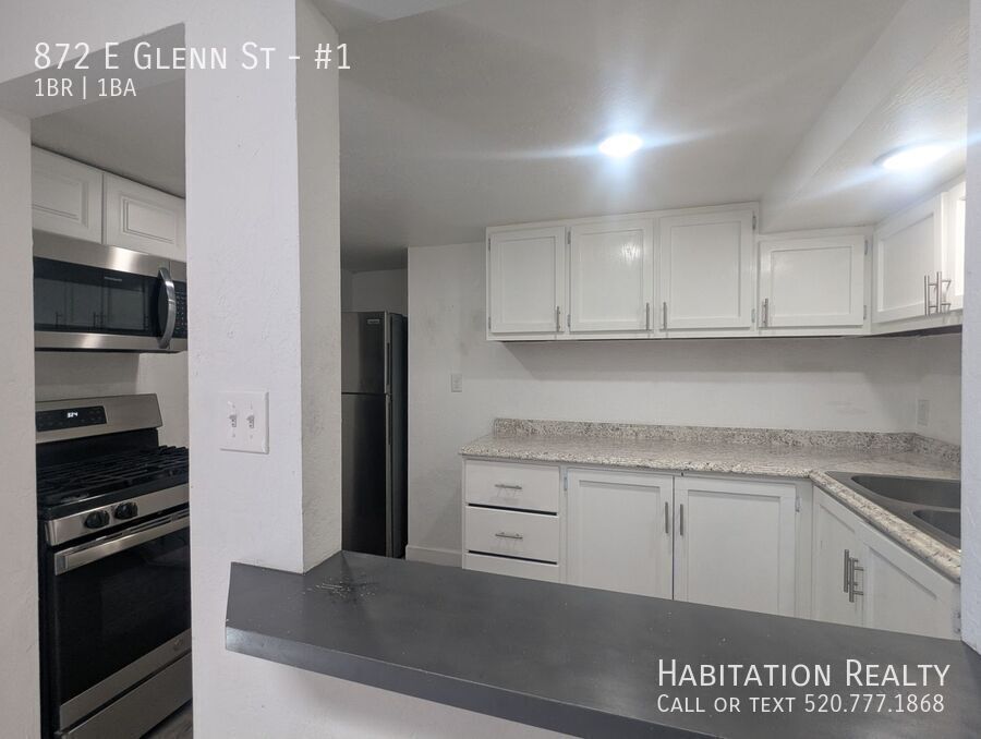 Primary Photo - 872 E Glenn St