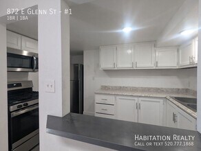 Building Photo - 872 E Glenn St
