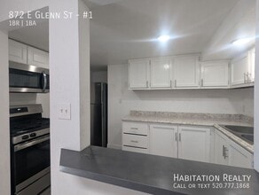 Building Photo - 872 E Glenn St
