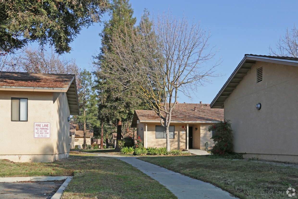 Wedgewood Commons Apartments in Sanger, CA