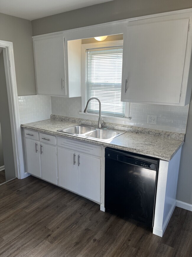 Foto del edificio - 341 N Hawkins Ave