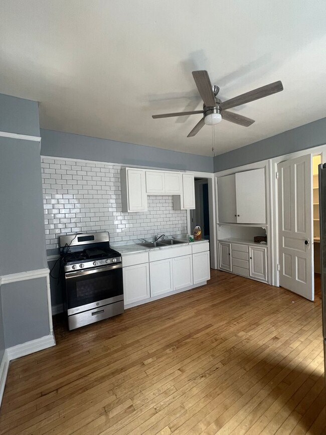 Foto del edificio - COMING SOON! Welcome Home to this 3 Bedroo...