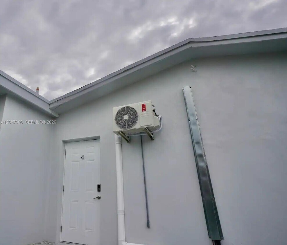 Building Photo - 1647 NW 29th Ave