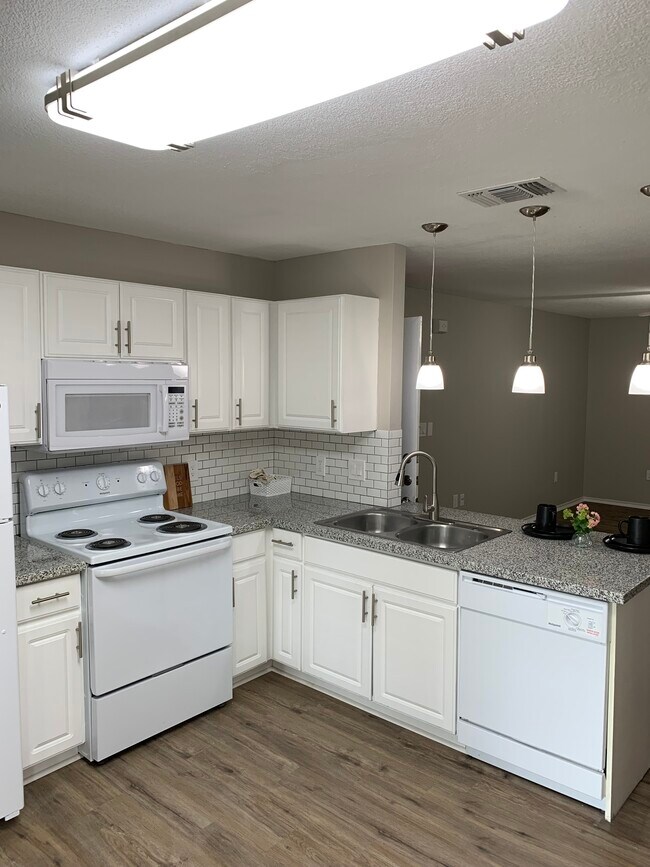 Foto del edificio - 5810 8th St