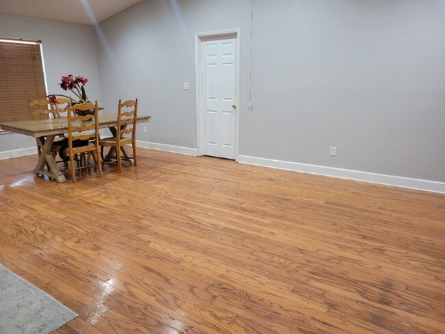 Foto del edificio - 2108 Shirewood Ct