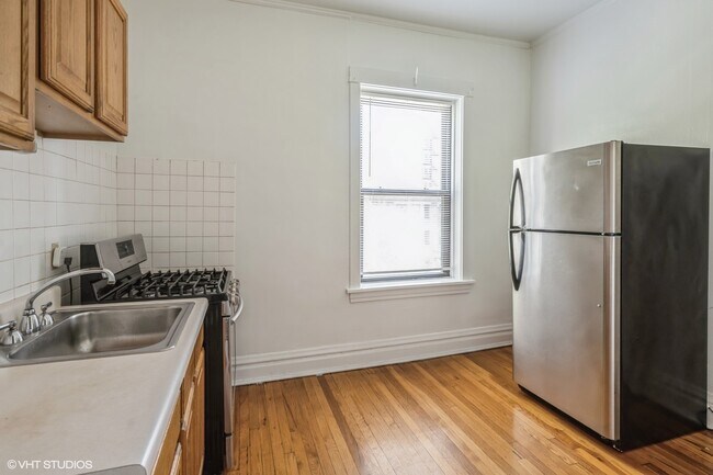 Foto del edificio - 5618 N Winthrop Ave